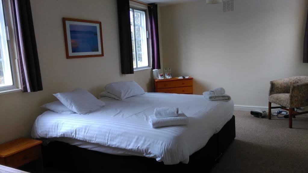 Sparkford Inn Екстериор снимка